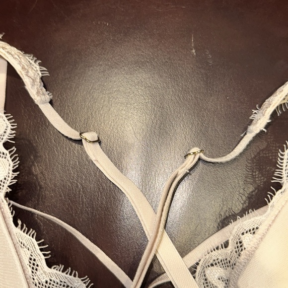 NWT La SENZA Lacy Bralette - Picture 10 of 13